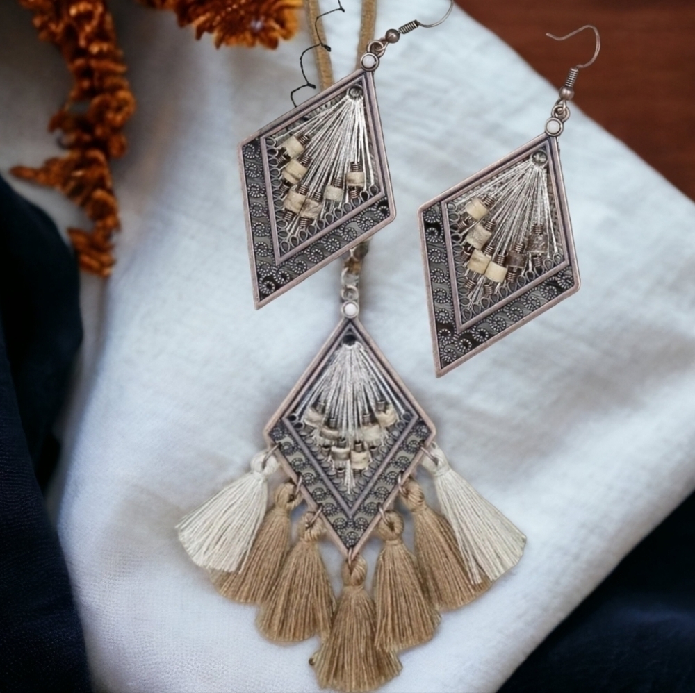 NWT 3 Pc SILVER BOHO TASSEL SET